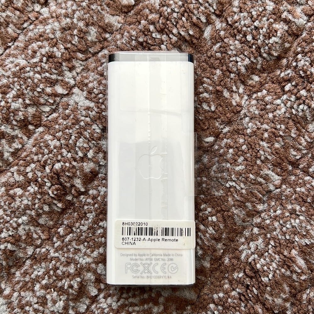 Apple Remote 1st Gen - Picture 2 of 2